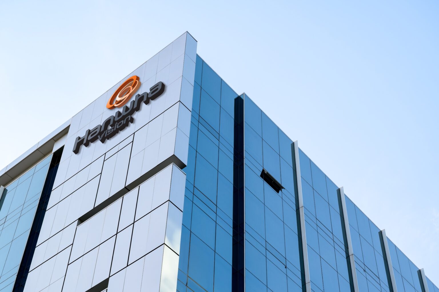 Hanwha Vision S Commitment To Innovation Is Celebrated By The Video